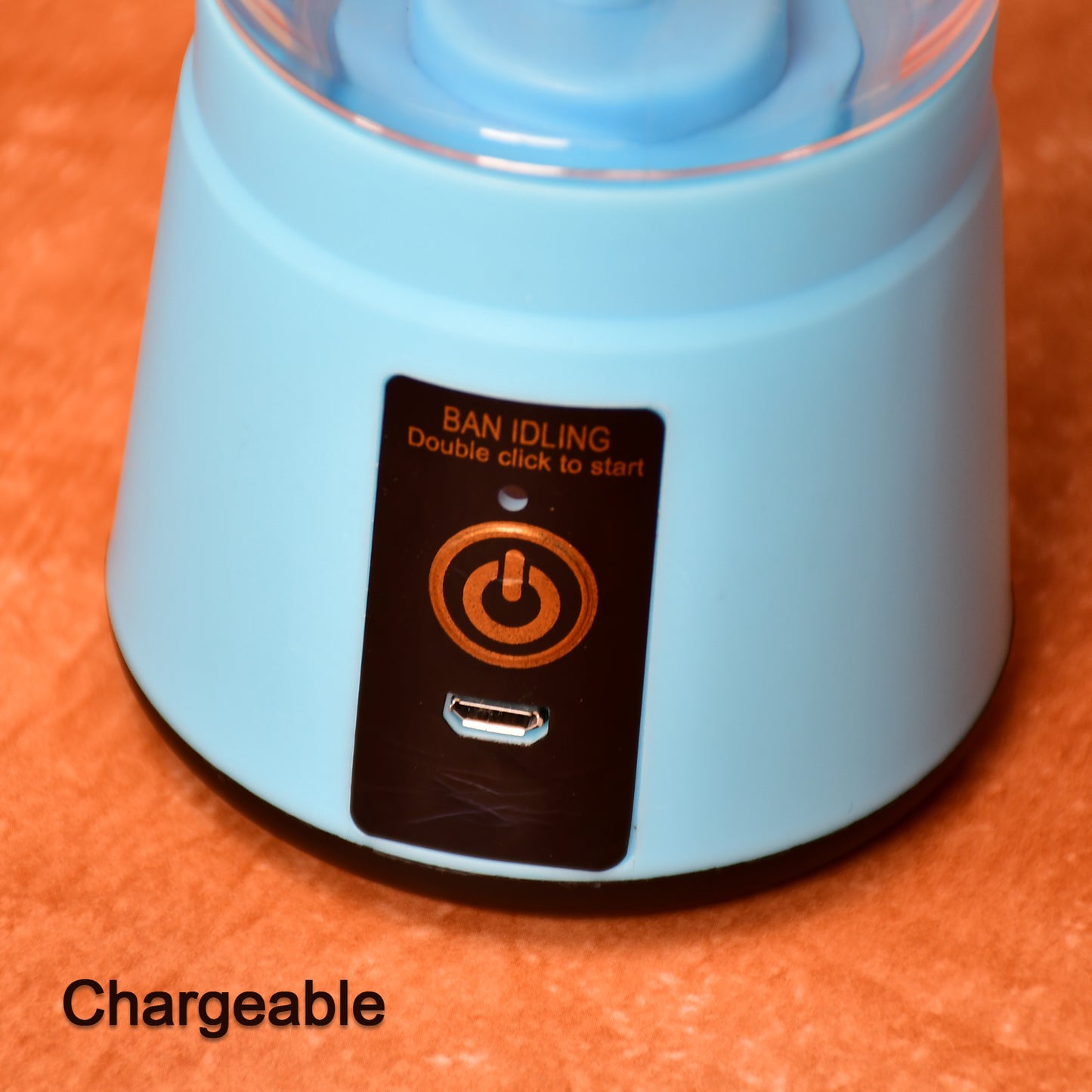 Wukusy portable 6-blade USB rechargeable juicer cup for fresh vegetables and fruit juice extraction and blending.