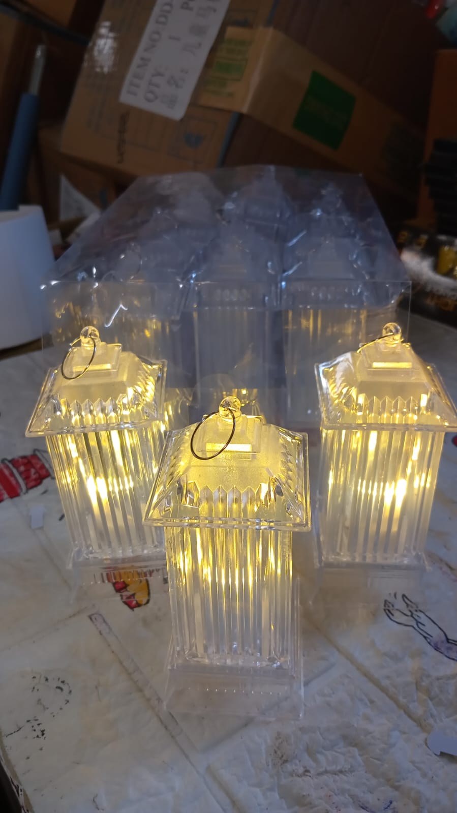 Wukusy lantern-shaped LED light decorative crystal candle lamp for holiday or bedroom ambiance, flickering crystal table lamp.