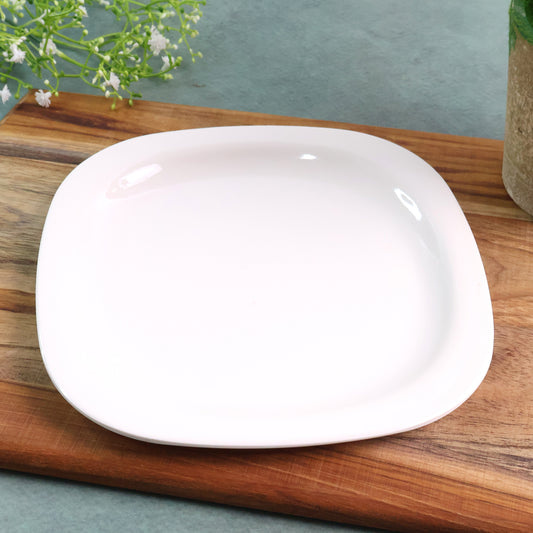 Wukusy premium square dinner plate, 32 cm, made of ceramic, clean white design, perfect for serving meals in home and kitchen settings.