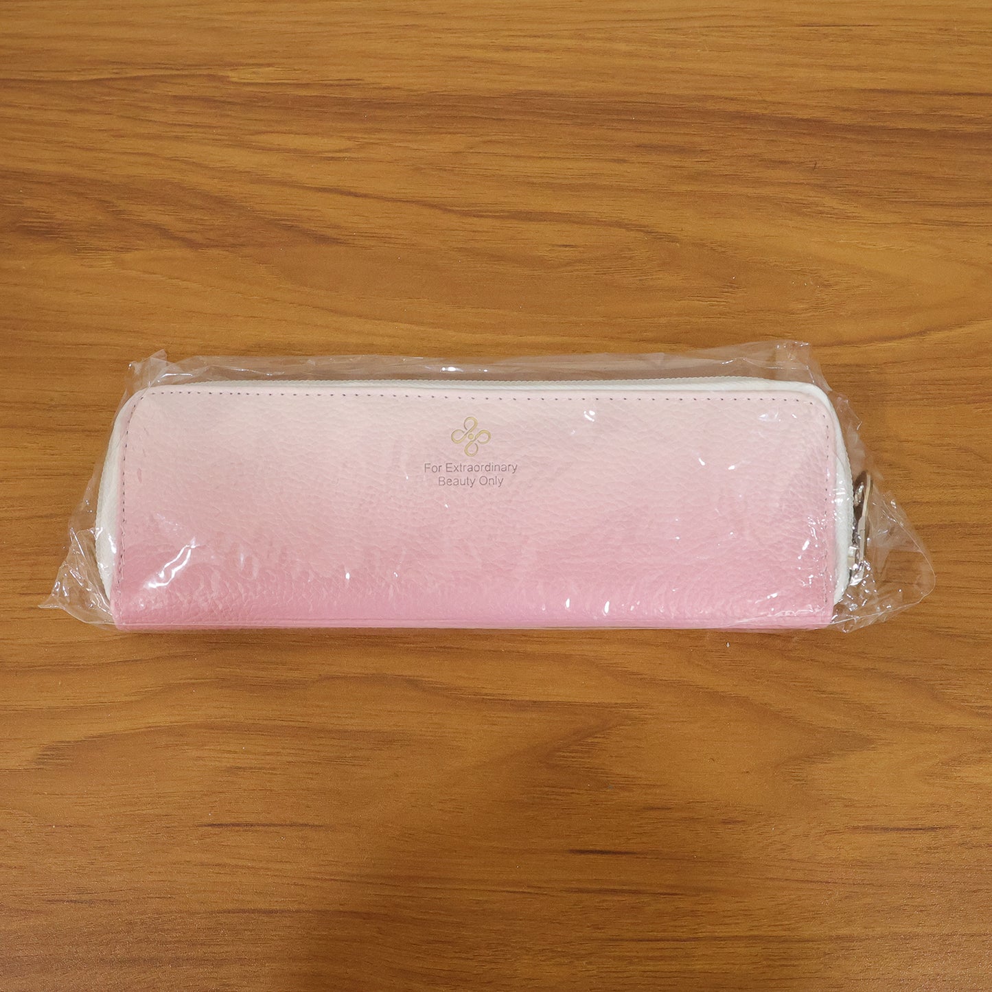 Wukusy premium makeup brush storage pouch with zip closure, compact and portable for organizing brushes and cosmetics.