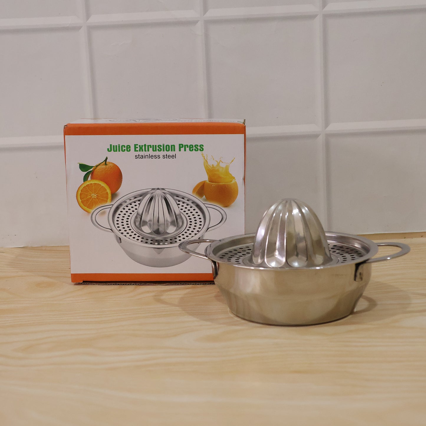Wukusy stainless steel citrus juicer with manual hand press for fresh orange and lemon juice, compact kitchen tool