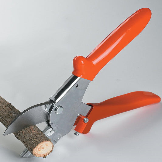 Wukusy 1572 professional garden scissors with sharp blades and a comfortable handle, 18cm gardening tool for pruning and trimming.