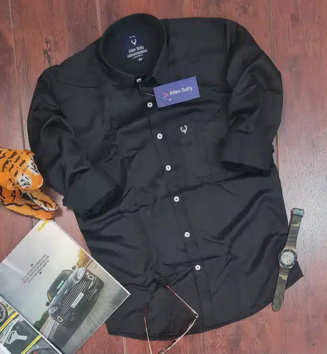 Black men's full sleeves shirt by 8969, casual style, slim fit, with button-up front and collar, in size M.