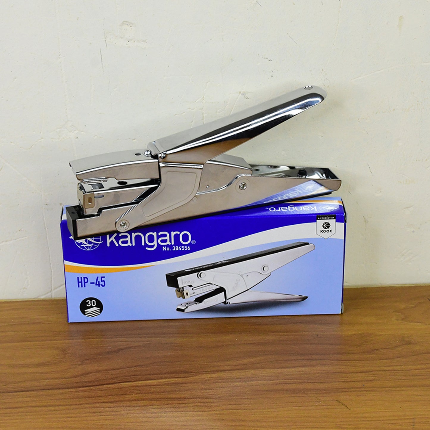Wukusy Kangaro HP-45 heavy-duty plier stapler with metal body for secure stapling and durable construction.