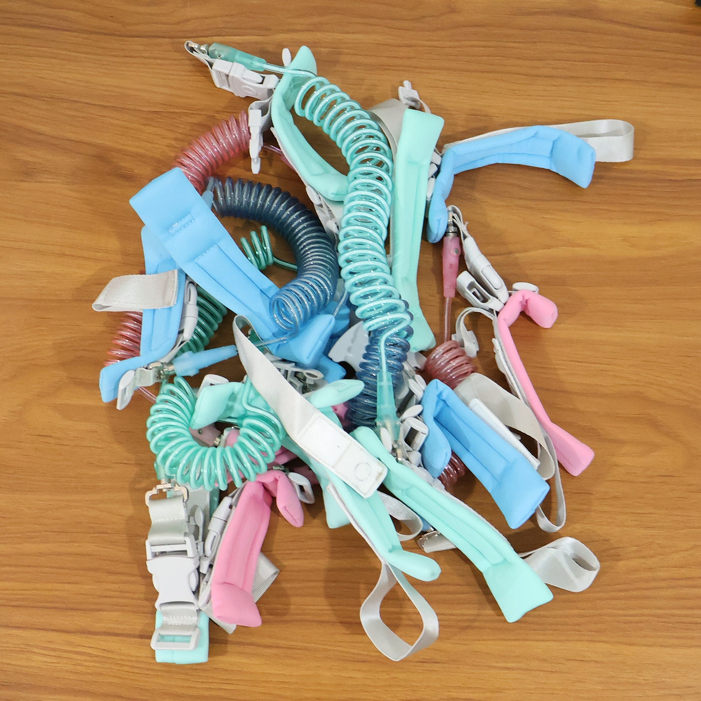 Wukusy Mix Design Baby Safety Walking Leash showing soft strap and secure clip for toddler safety and control.