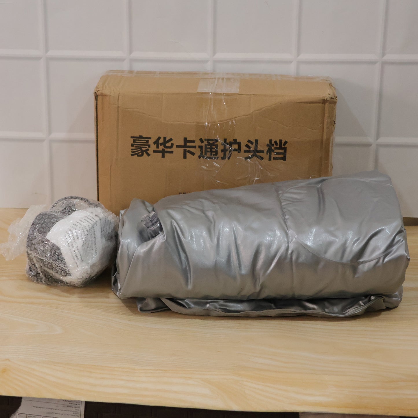 Wukusy portable car air mattress set with pig pillow and cushions, designed for travel comfort in a vehicle interior.