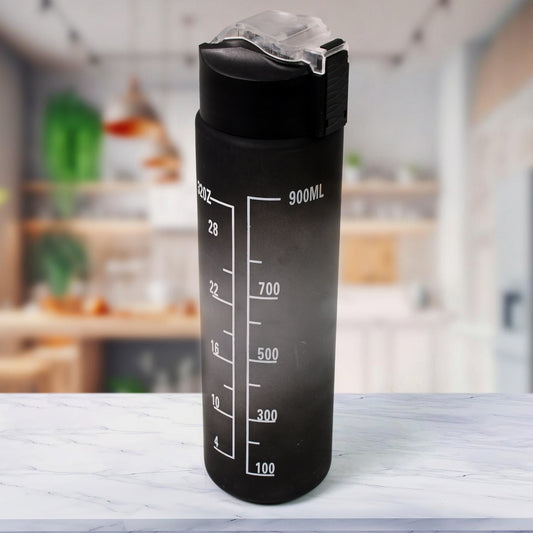 Black plastic Wukusy motivational water bottle with a straw, 900ml capacity, featuring a sleek design and ergonomic shape