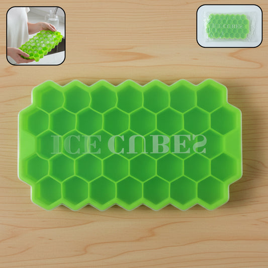 Wukusy premium honeycomb silicone ice cube tray with lid showing multiple clear ice cubes in a silicone tray