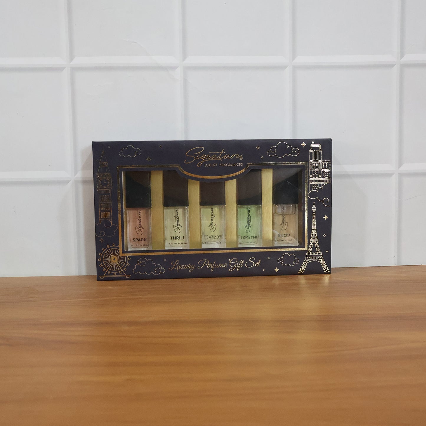 Wukusy Signature Luxury Perfume Gift Set with five 15ml bottles, elegant packaging and diverse fragrances.
