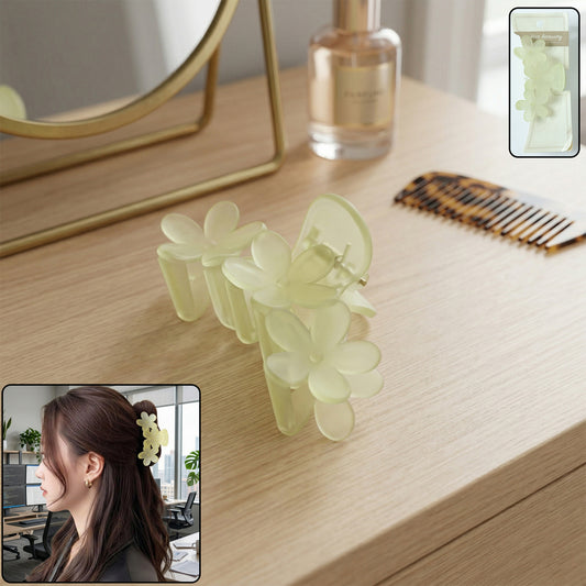 Elegant Wukusy pearl hair claw clip with gold leaf design, perfect for women’s stylish updos and hair accessories.