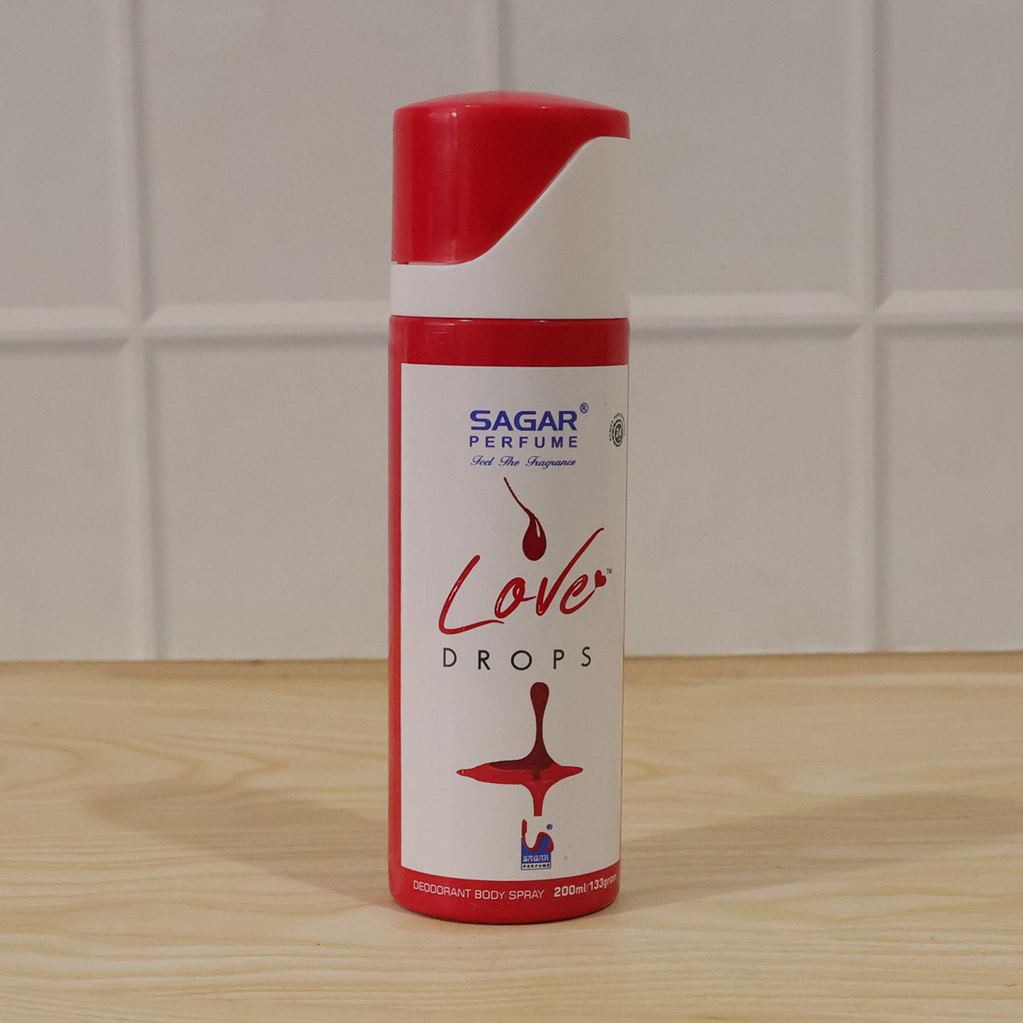 Wukusy Sagar Love Drops perfume deodorant body spray 200ml spray bottle with floral design and long-lasting scent