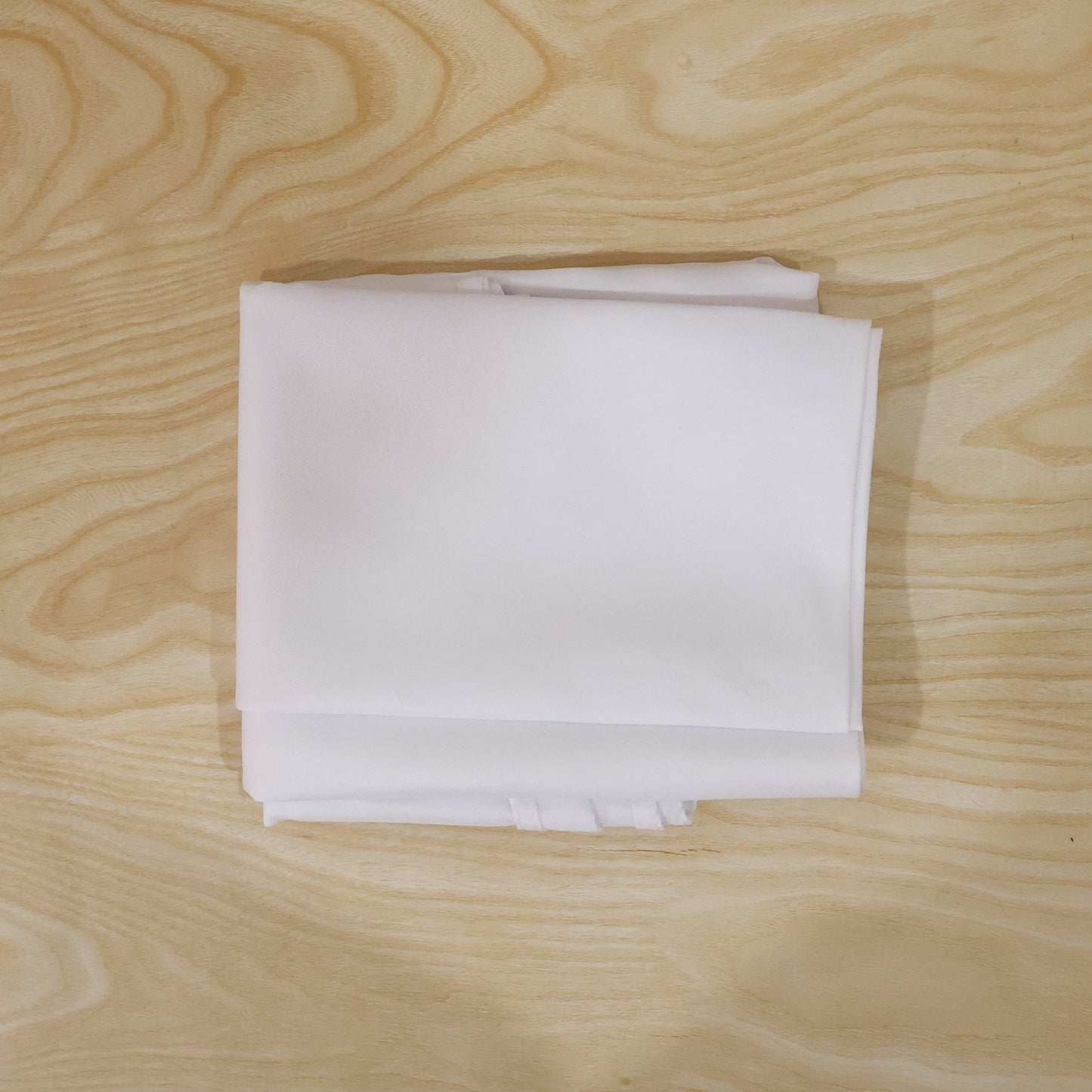 Wukusy round dining table mat, 150x150 cm, made of durable fabric, suitable for protecting and enhancing dining tables.
