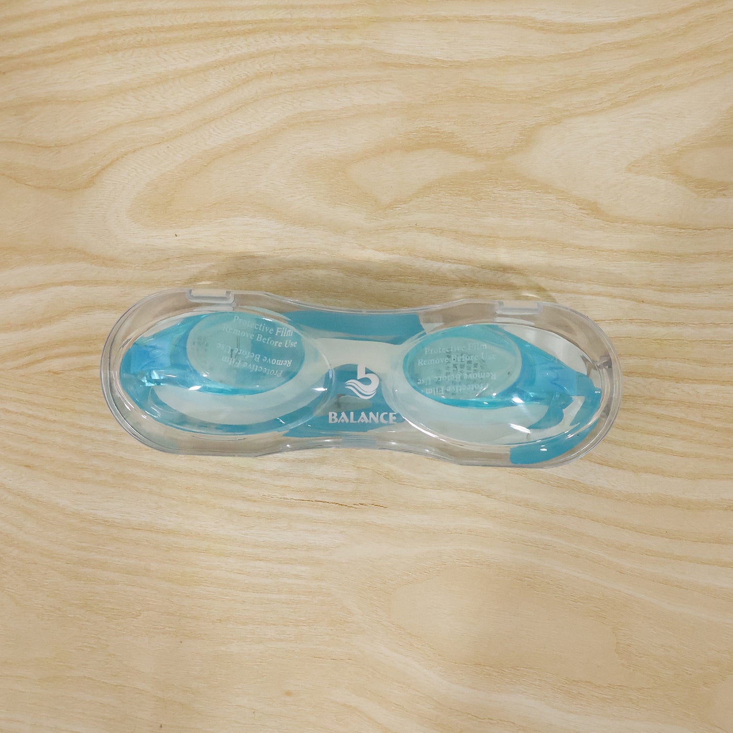 Children's swimming goggles by Wukusy with clear lenses, waterproof design, and adjustable straps for a comfortable fit.