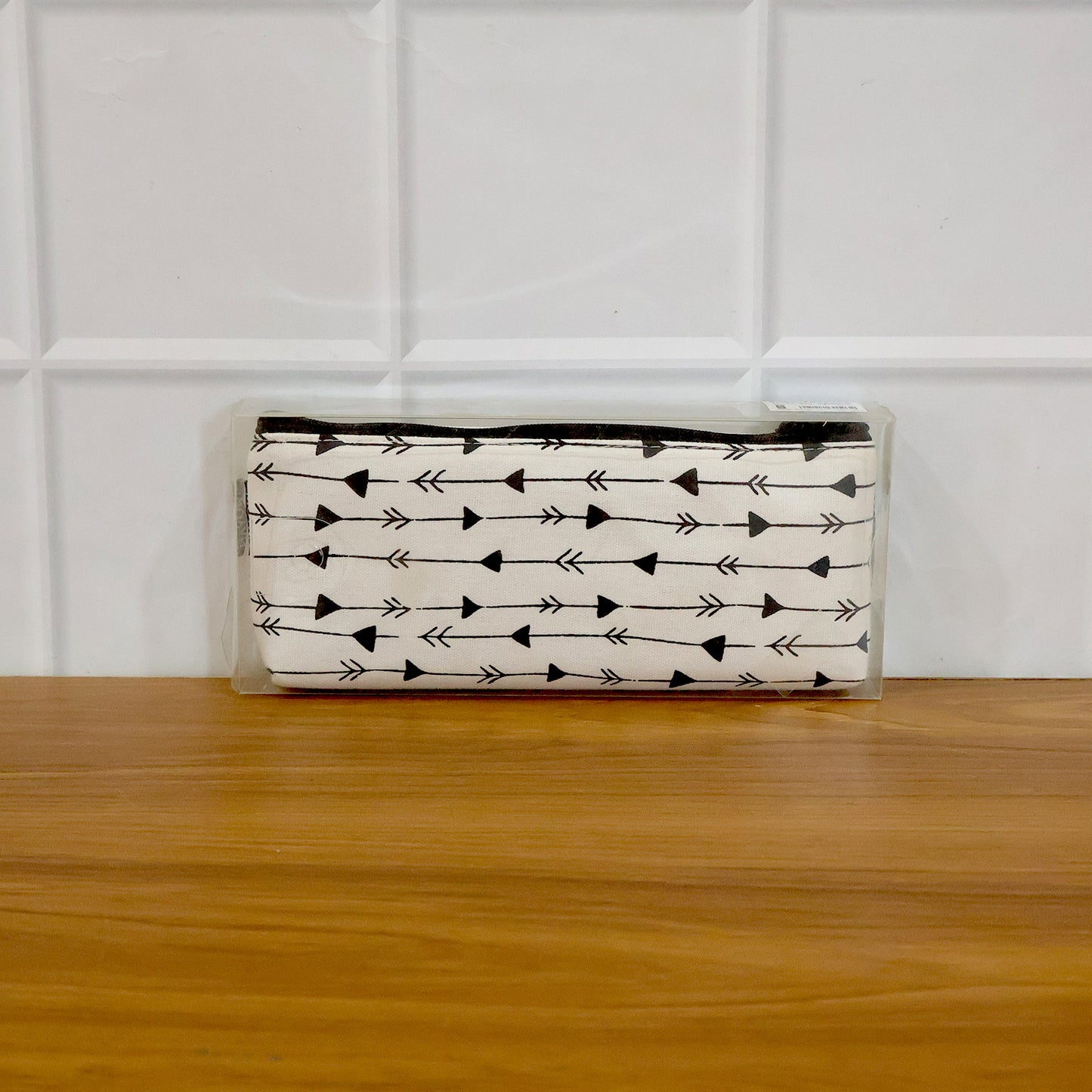 Wukusy stylish canvas pencil pouch with zipper closure, compact and versatile for storing pens, pencils, and stationery items.