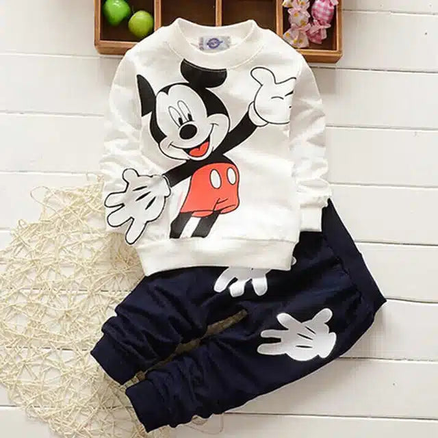 Full sleeves boys' tracksuit in off white and black for ages 3-4, featuring comfortable fabric and sporty style by 8969.