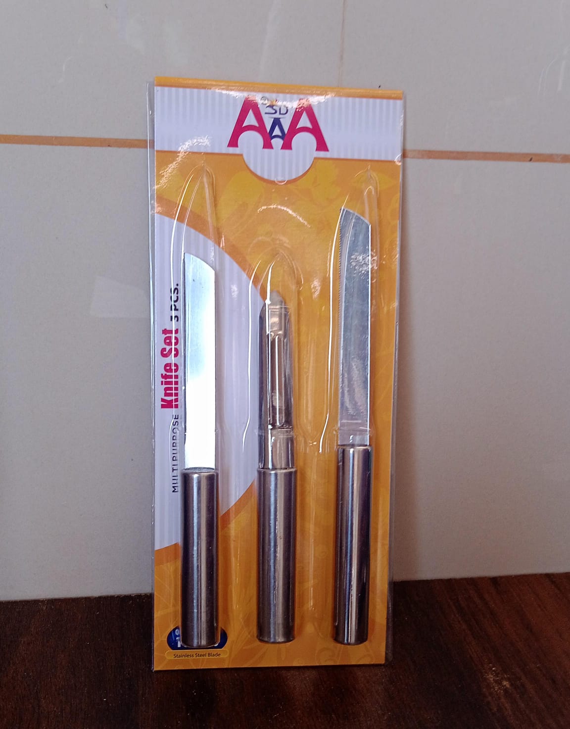 Wukusy stainless steel multipurpose cutting knives with non-slip handles, ideal for fruit, meat, and vegetable chopping, pack of 3