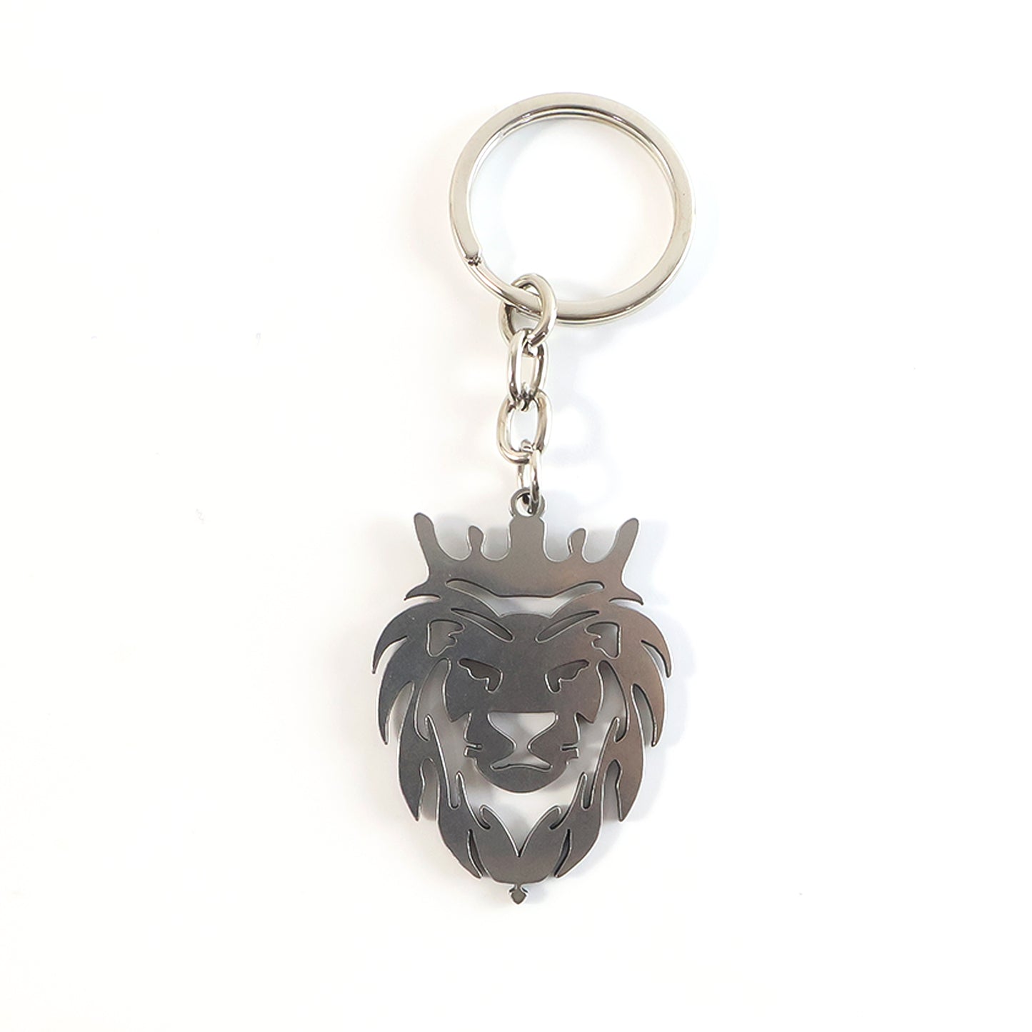 Metal lion head keychain by Wukusy featuring a detailed lion design on a sturdy metal keyring.