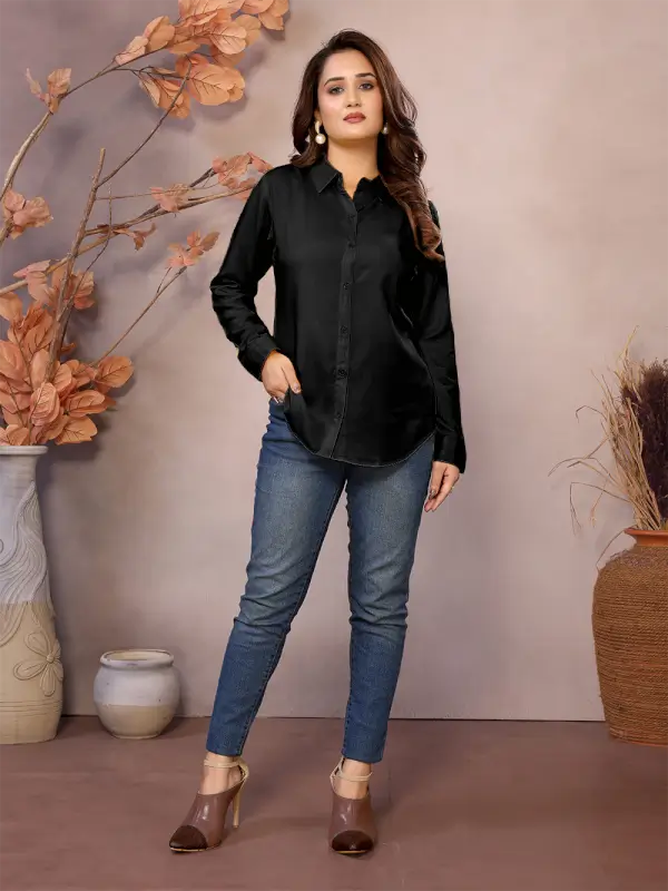 Golden pure viscose women's shirt with a collared neck and half sleeves, hip-length, by Ekom.