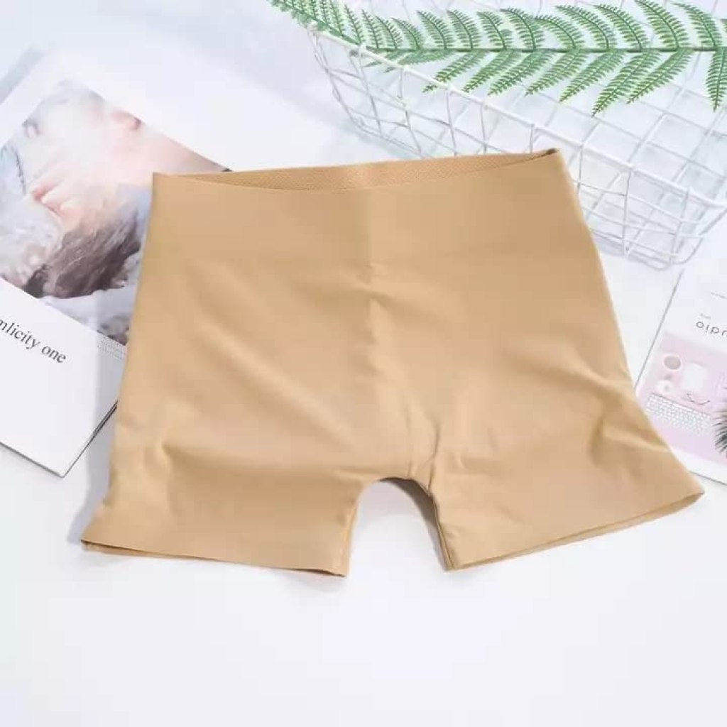 FIZZI SHOP butt shaper panties in black with seamless design and moderate coverage, designed to enhance curves.