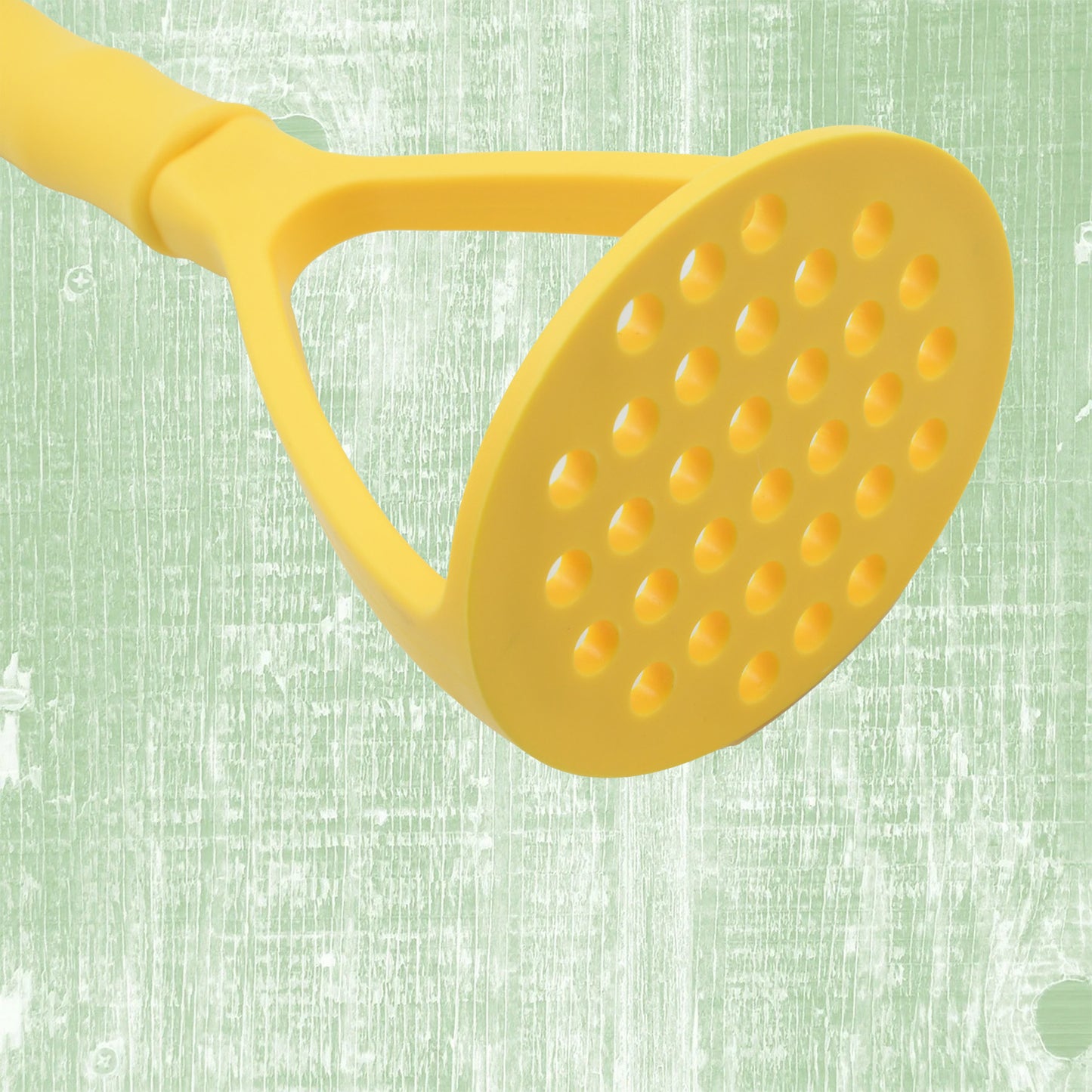 Wukusy heavy-duty potato masher with comfortable grip, ideal for mashing beans, vegetables, and fruits in the kitchen.