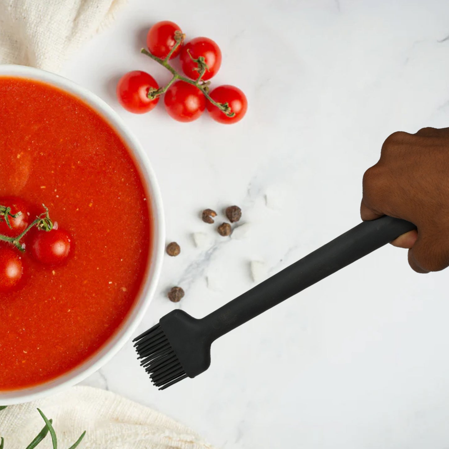 Wukusy silicone baking brush for bread, pastry, and BBQ basting, portable kitchen tool for oil and pastry application.