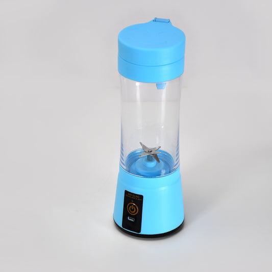Wukusy portable 6-blade juicer cup with USB recharge, blending fresh vegetables and fruits for juice extraction and smoothies