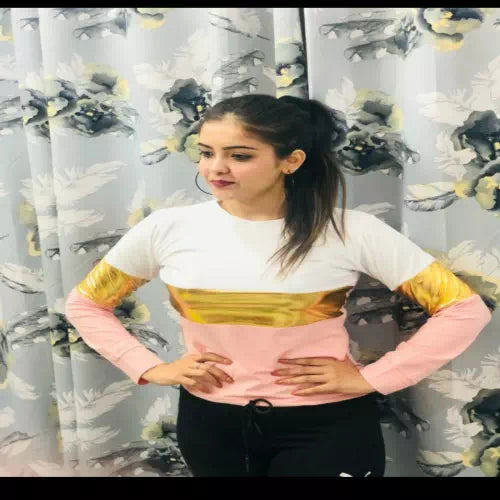 FIZZI SHOP Classy multi-striped women's top with long sleeves and a comfortable fit, featuring vibrant horizontal stripe patterns.