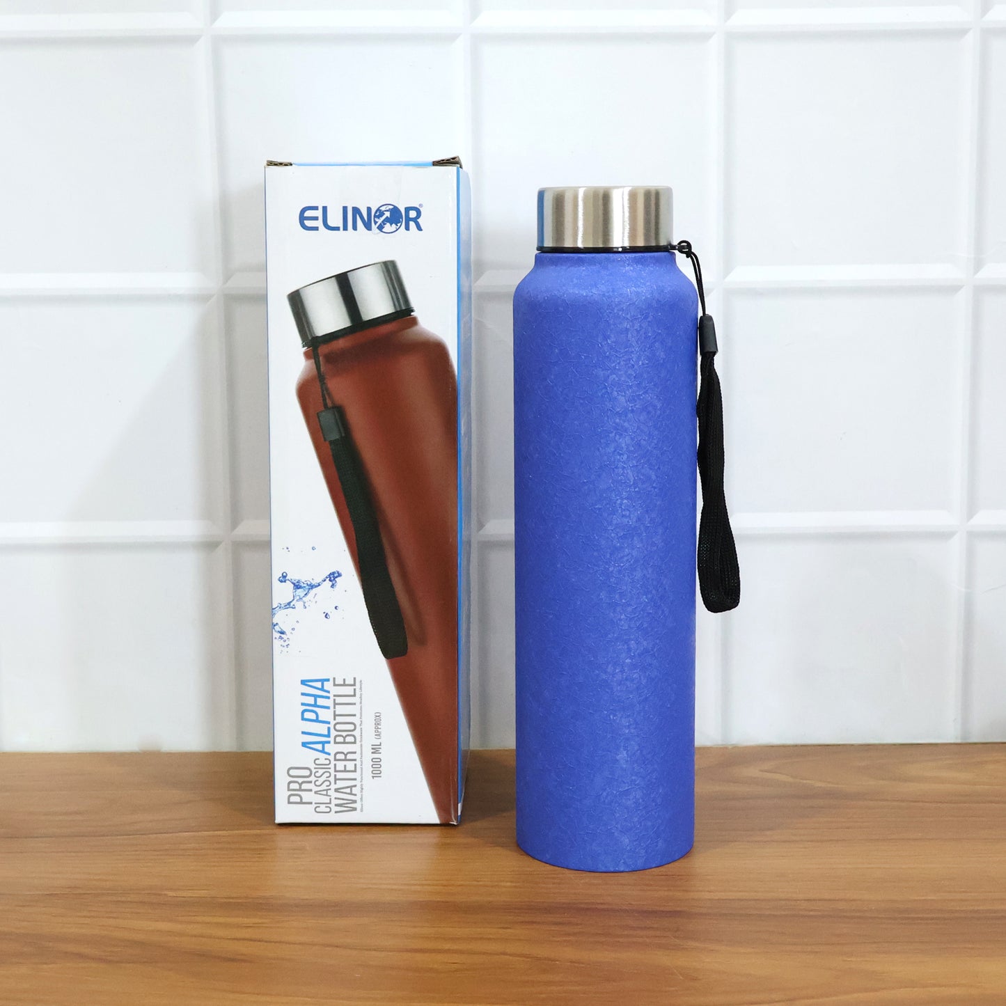 Wukusy stainless steel water bottle in blue, 1000ml capacity with a sleek, durable design for hydration on the go.