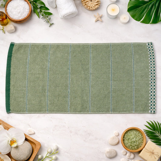 Wukusy soft cotton bath towel, 76x34 cm, lightweight and absorbent, ideal for bathroom use and quick drying.