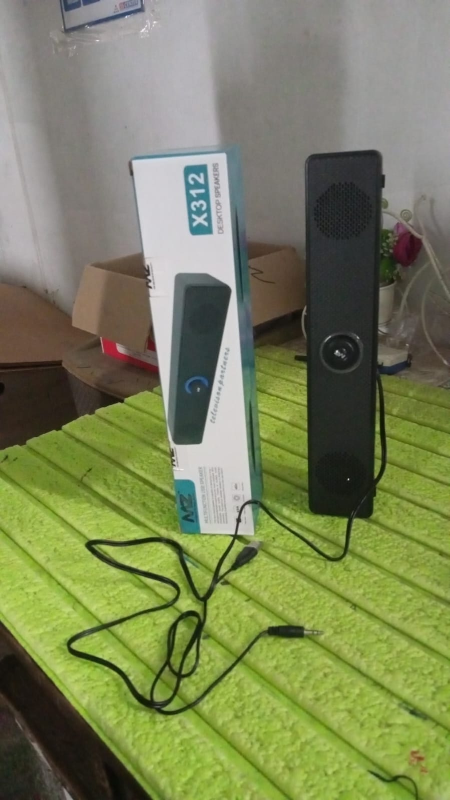 Wukusy wired USB powered desktop computer speaker with plug-and-play design, black compact speaker for clear audio.