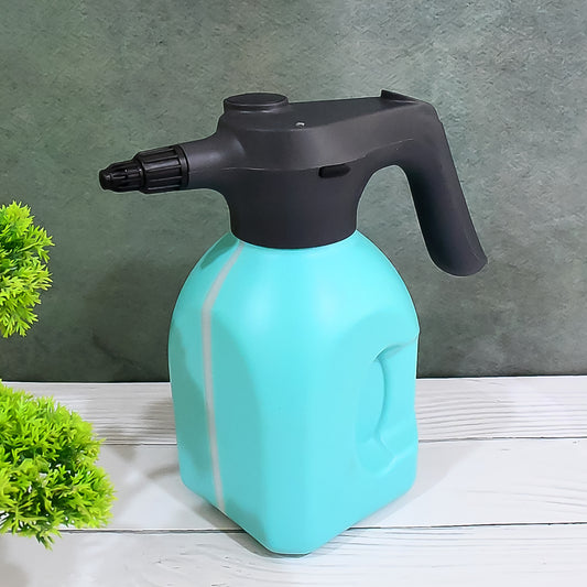 Wukusy electric garden spray bottle with 2L capacity, automatic watering can for garden watering and plant care.