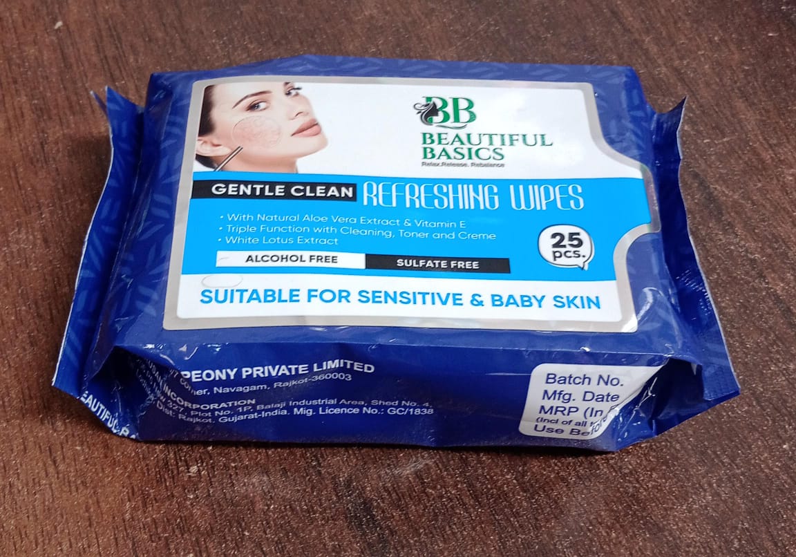 Wukusy facial cleansing wet wipes with fruit extract for skin hydration, soothing, alcohol-free, pH balanced, 25 wipes