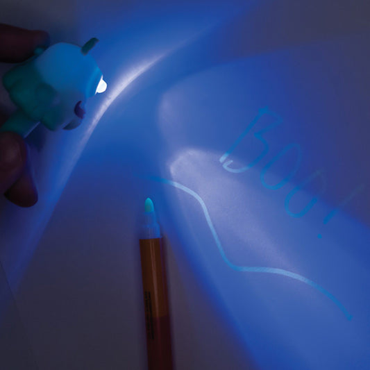Wukusy 3-in-1 ball pen with marker and built-in light, versatile writing tool for home improvement tasks, single piece.