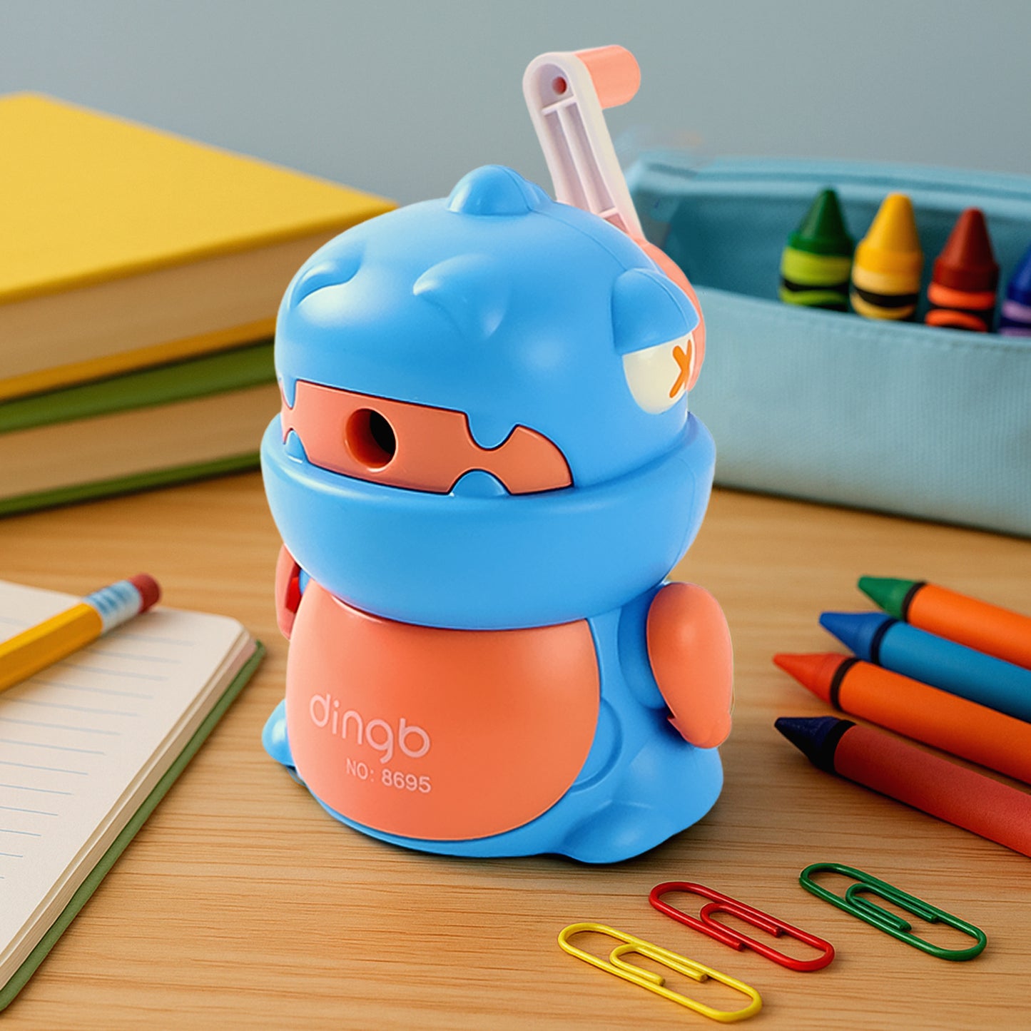 Wukusy teddy-shaped pencil sharpener with removable tray, steel cutter, ideal for kids and stationary gifts.