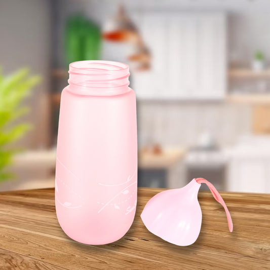 Wukusy 550ml BPA-free plastic water bottle with unique shape, Dori strap, leakproof design, ideal for children at home or school.