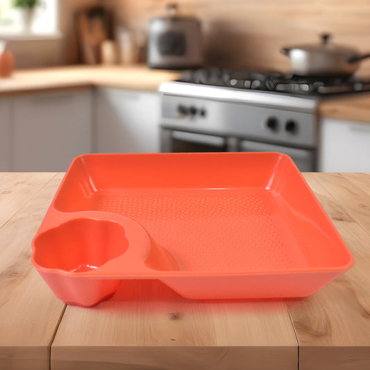 Wukusy plastic round plates with dipping saucer, 18.16 cm size, ideal for serving snacks and dips in home and kitchen settings.