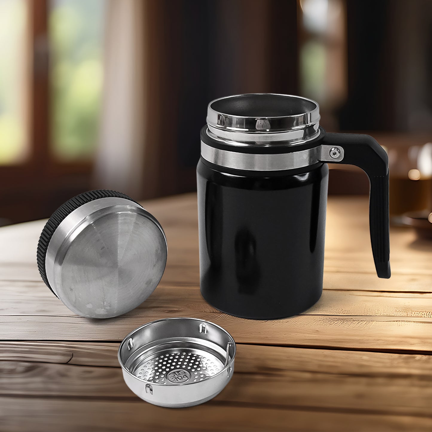 Wukusy stainless steel vacuum coffee cup with non-slip base, 600ml capacity, designed for hot beverages and secure grip.