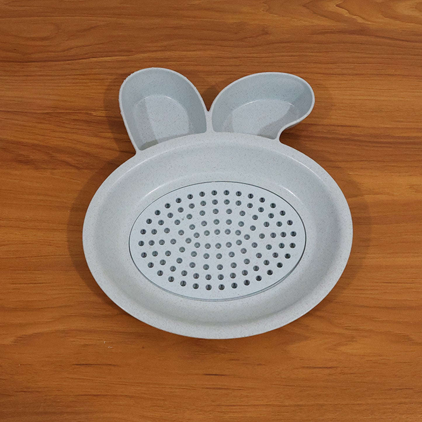 Wukusy multi-purpose dumpling snack serving plate with multiple compartments for dipping sauces and small snacks.