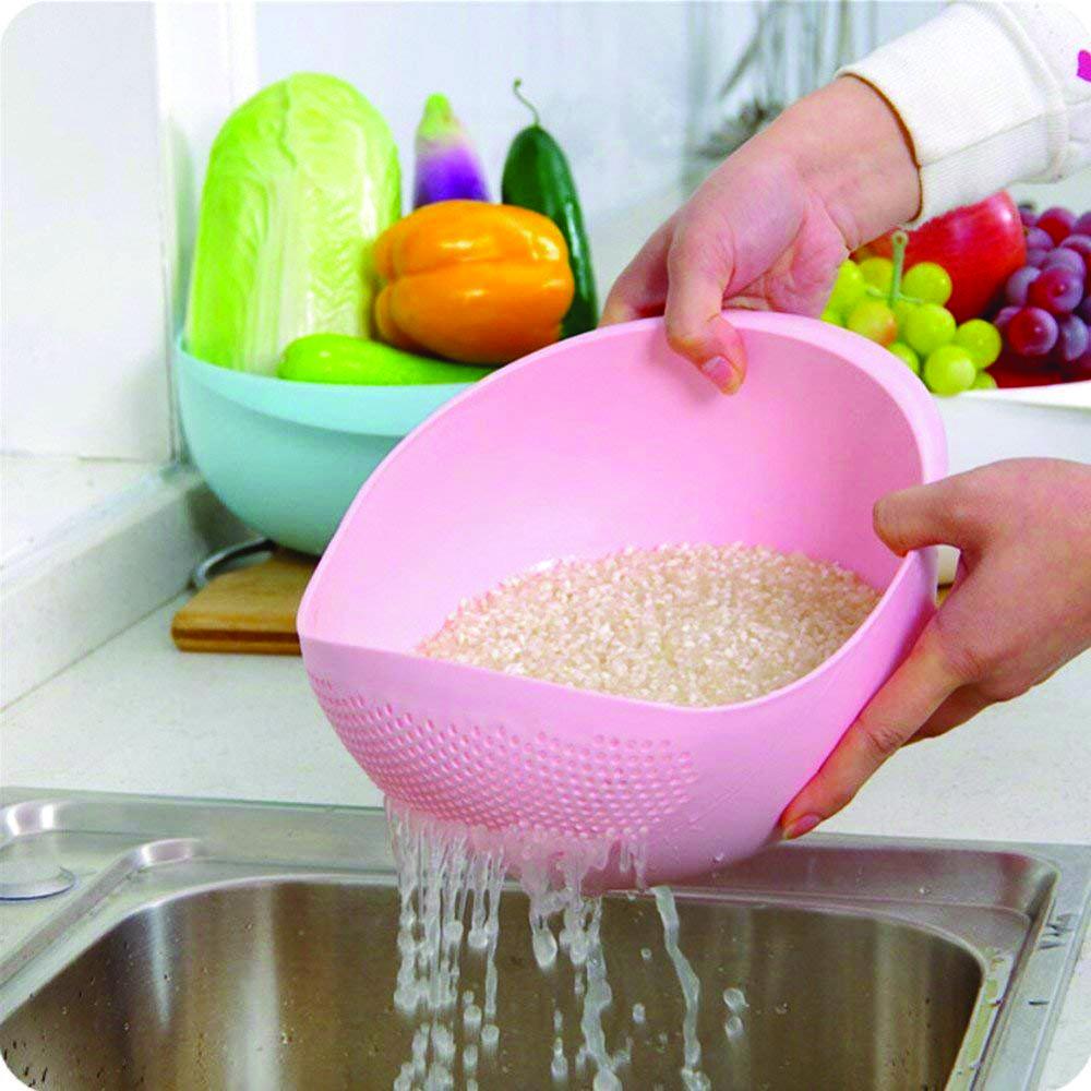 Wukusy 108 kitchen plastic rice bowl and strainer, large size for storing and draining rice or other foods, sturdy and functional.