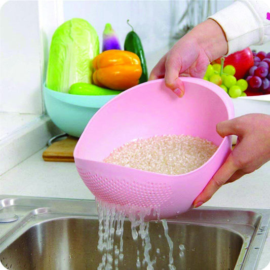 Wukusy 108 kitchen plastic rice bowl and strainer, large size for storing and draining rice or other foods, sturdy and functional.