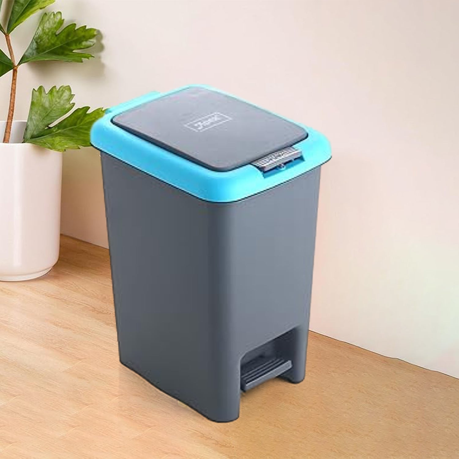 Wukusy Apex plastic push pedal dust bin, 6.5L capacity, compact design, mix colors, hands-free operation, suitable for kitchen or office.