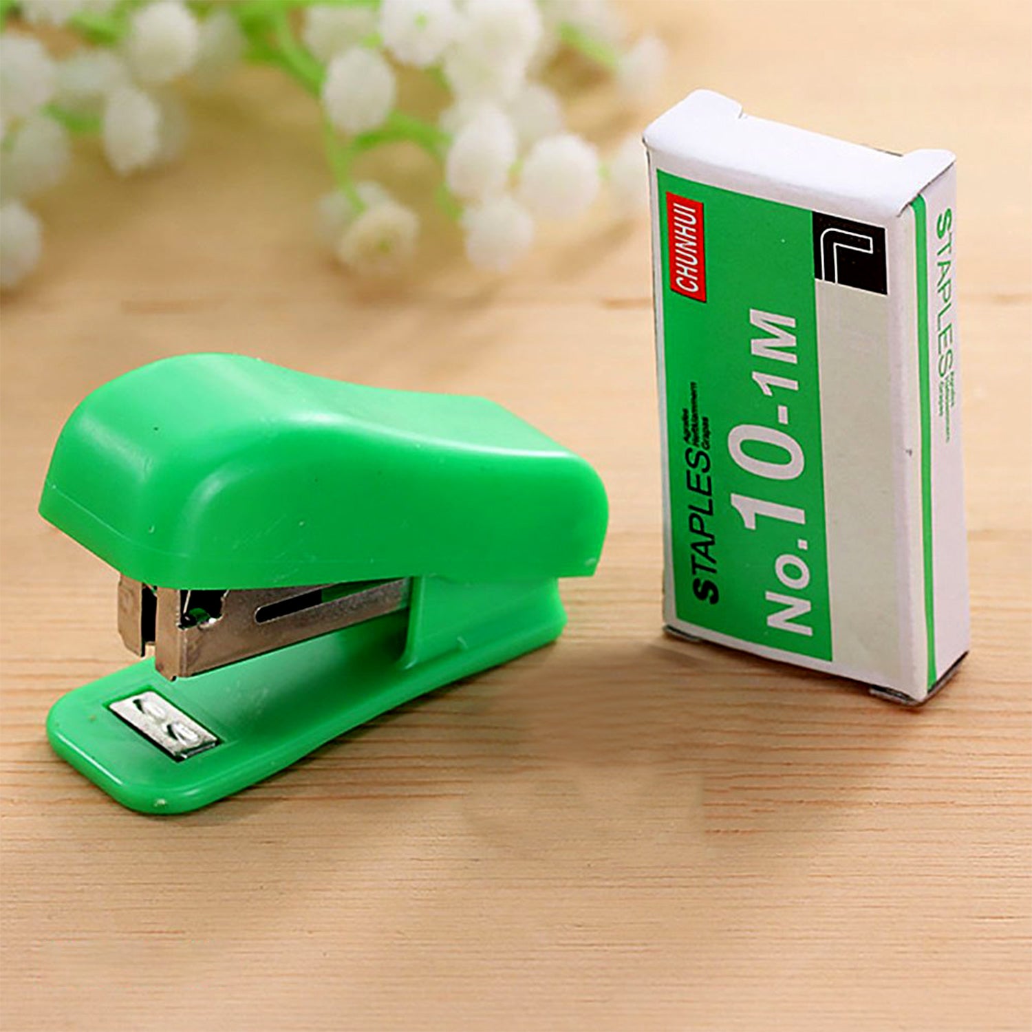 Wukusy mini stapler set with assorted colors, includes No.10 staplers and pins, 20-piece office supply kit.