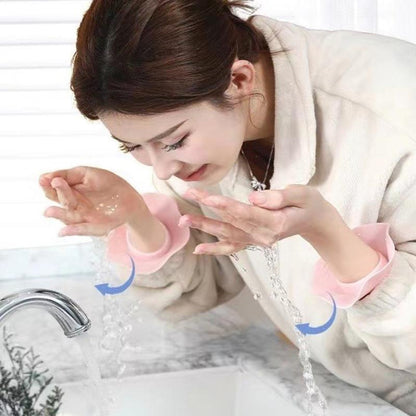 Set of two Wukusy silicone wrist water stoppers for washing to prevent water from dripping or splashing during cleaning tasks.