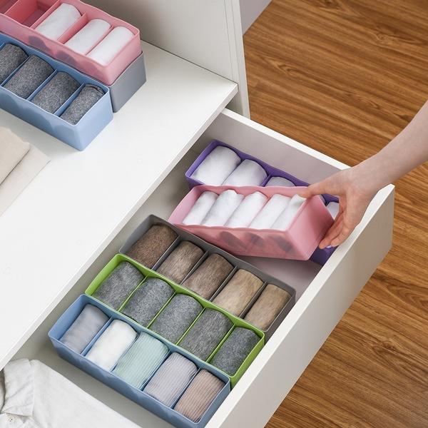 Wukusy 1371 clear plastic bead organizer tray with multicolour compartments for home improvement and craft storage.
