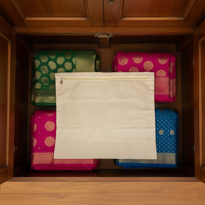 Wukusy zip closure saree storage bag, pack of 6, 14.5x16.5 cm, ideal for organizing and protecting sarees.