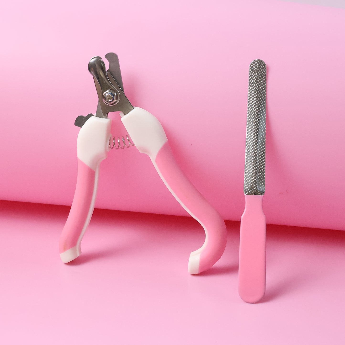 Wukusy pet nail clipper and file set with ergonomic handles, suitable for trimming and smoothing pet nails.