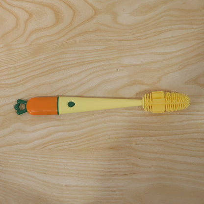 Wukusy 4-in-1 silicone bottle cleaning brush with long handle and nipple brush for thorough cleaning of bottles and nipples