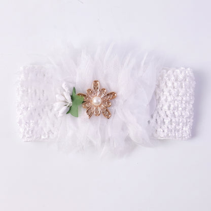 Soft elastic floral baby headband by Wukusy, stylish stretchable hair band with cute floral design for infants.