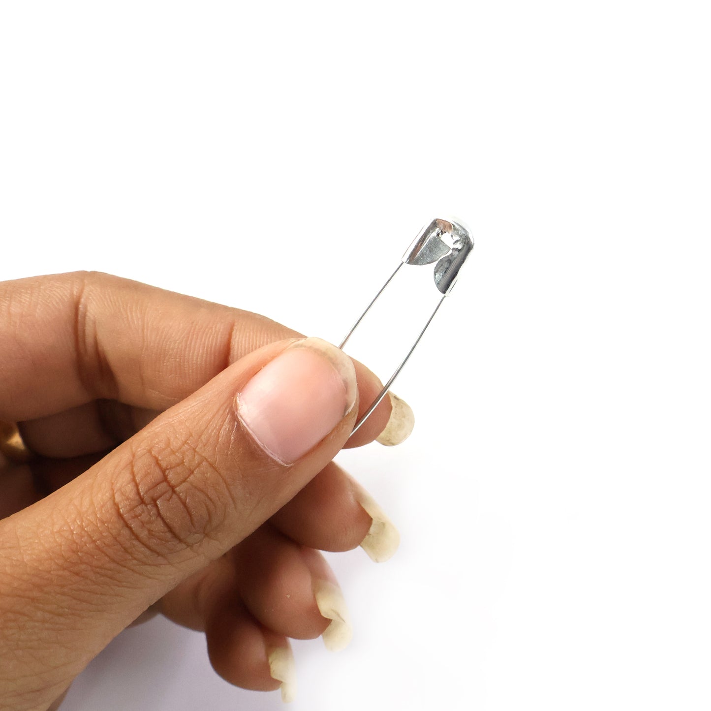 Assorted metal safety pins in various sizes from Wukusy, displayed in a compact set for versatile fastening and sewing projects.