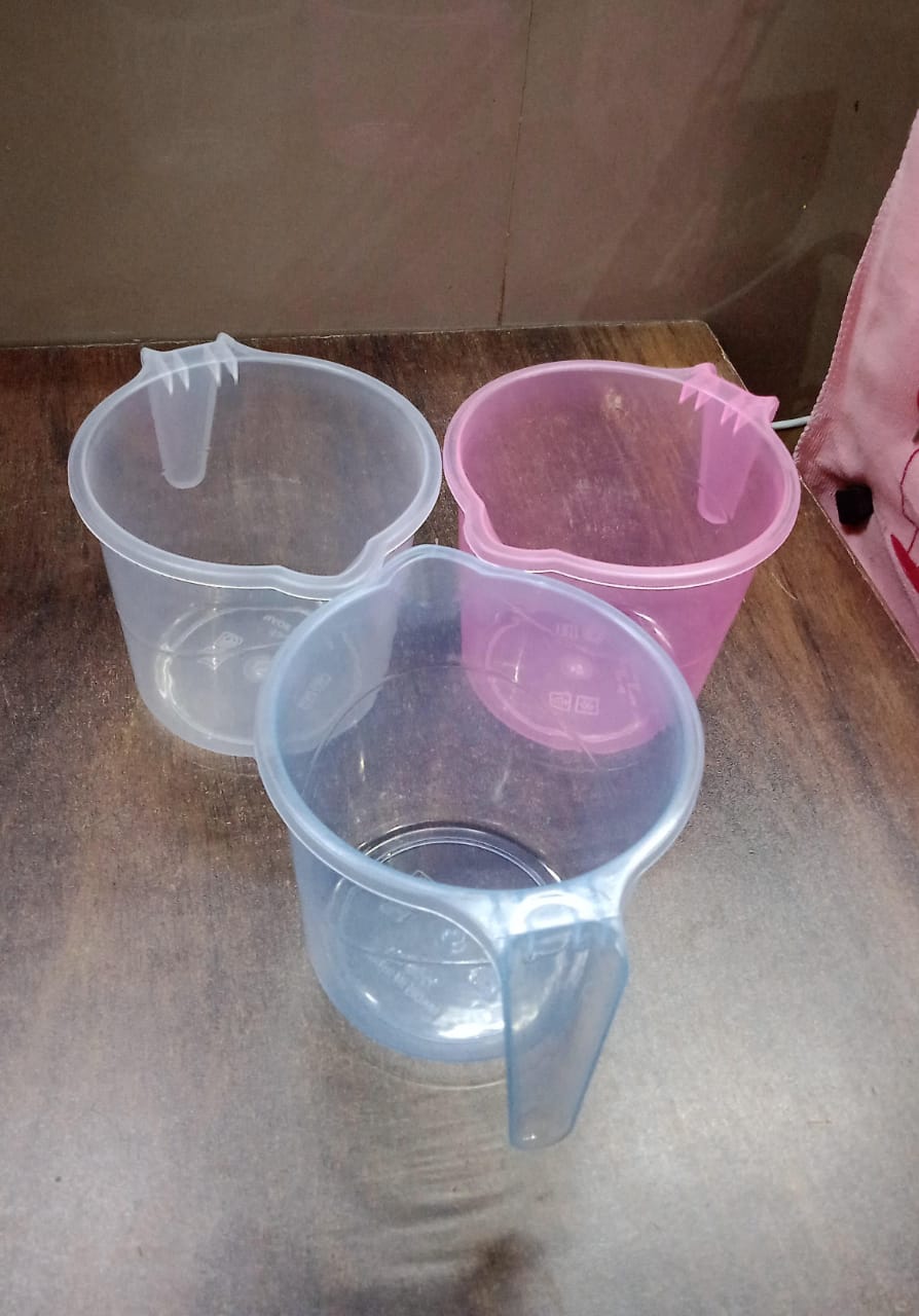 Transparent plastic round bath water mug in mix colors, 1200 ml capacity, ideal for home and kitchen use.
